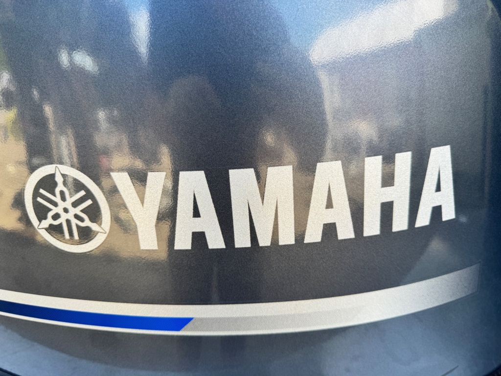 2014 + Yamaha 115HP 4 Stroke Outboard Top Cowling Cover Hood 6EK-42610-02-00