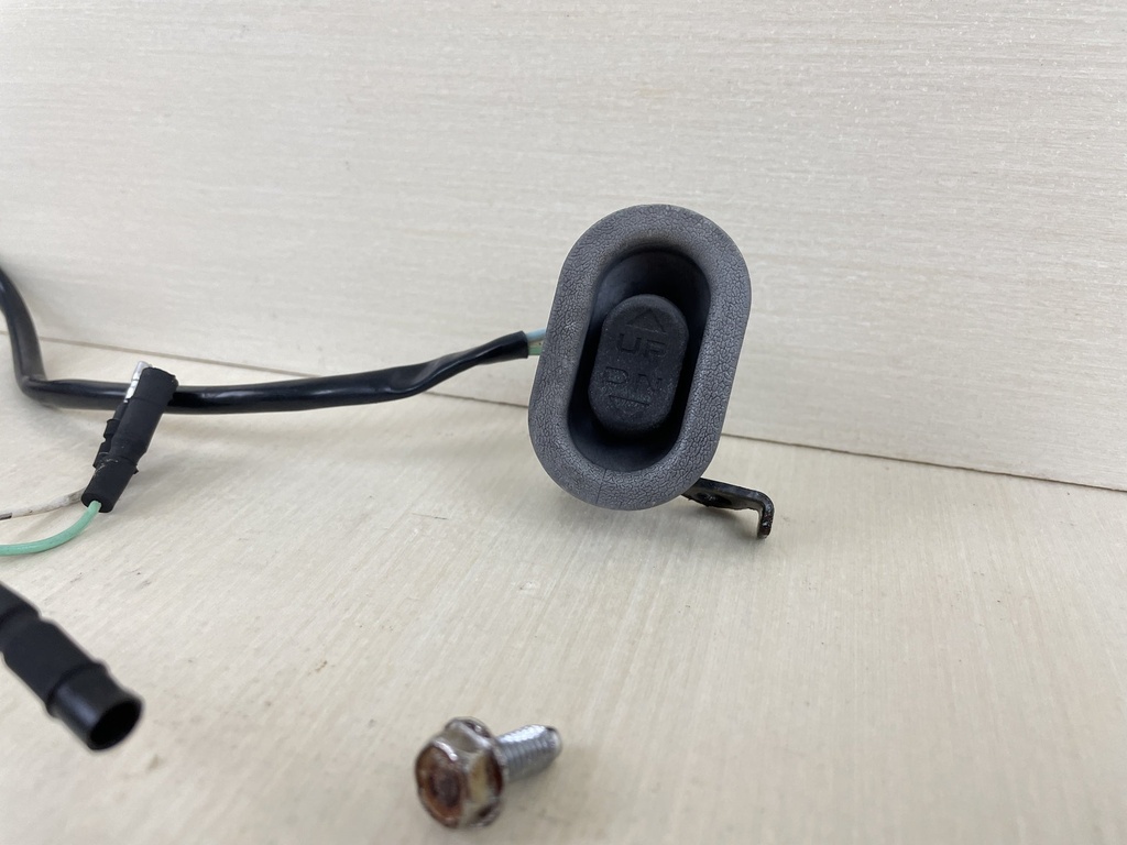 1998 Honda 50HP BF 50 4 Stroke Outboard Power Trim Tilt Switch 35640-ZV5-823