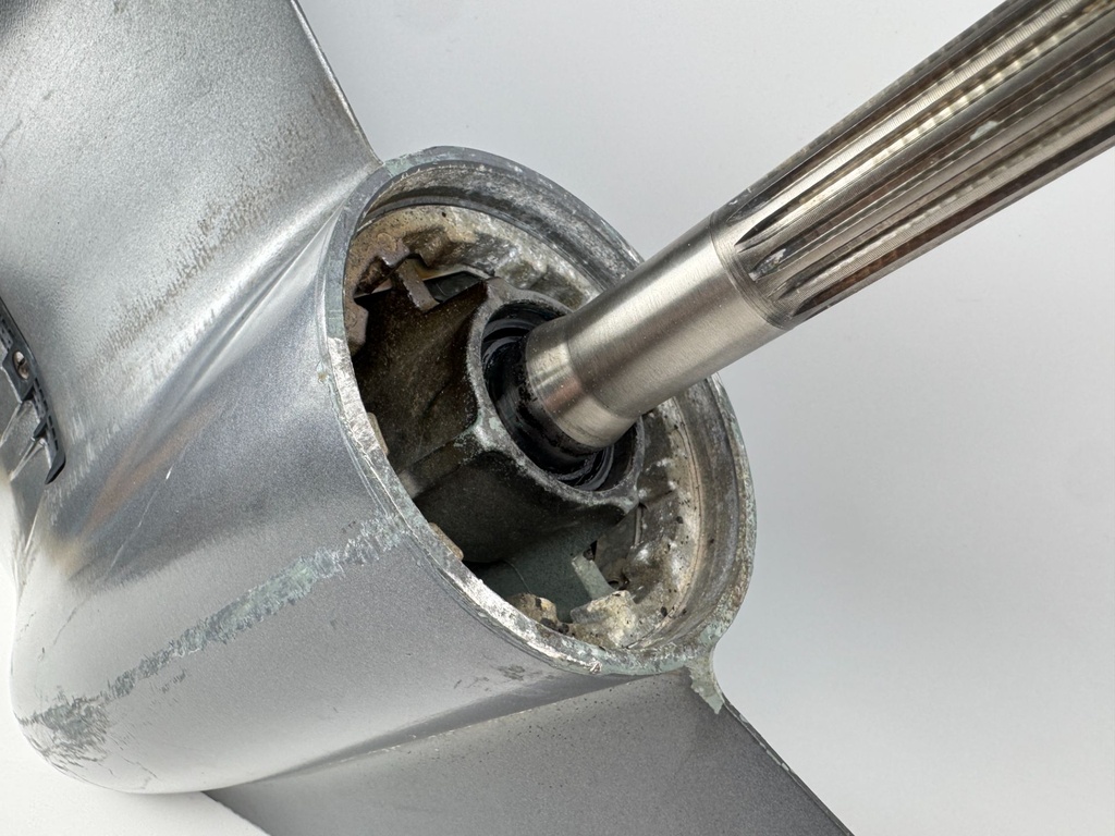 2004 + Yamaha 150HP 4 Stroke 25" Shaft Lower Unit Gear Case RH Ready To Install