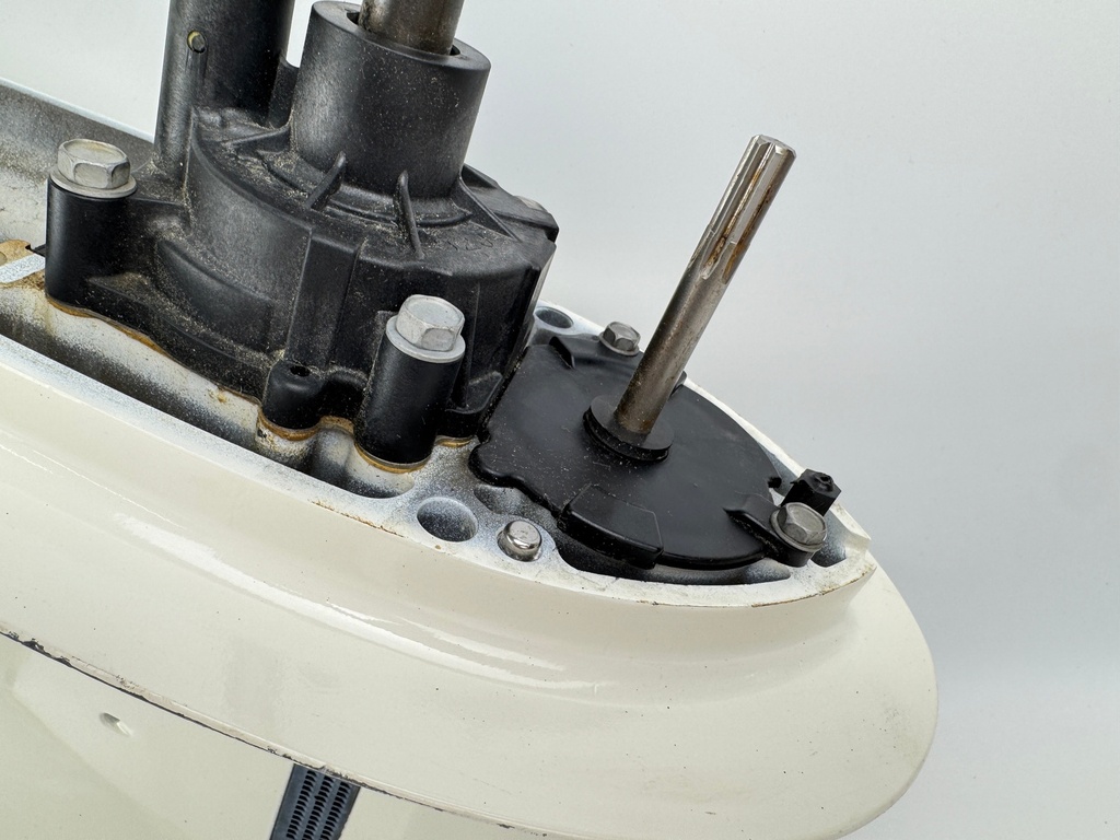 2001-18 Suzuki 115 140 HP 4 Stroke Outboard 25" XL Long Lower Unit Gear Case