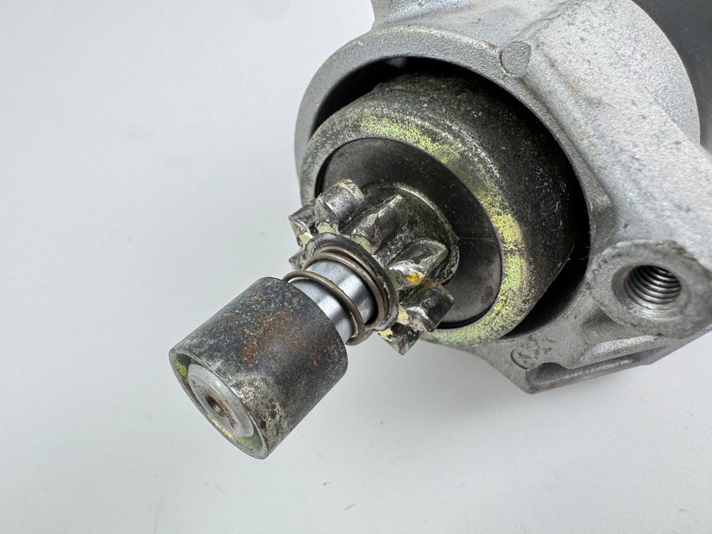 2004 Yamaha 60HP 2 Stroke Outboard Starter Motor Assembly 6H3-81800-11-00