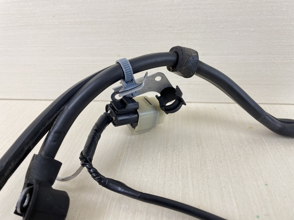 1998 Honda 50HP 4 Stroke Outboard Battery Starter Cable Assembly 32410-ZV5-820