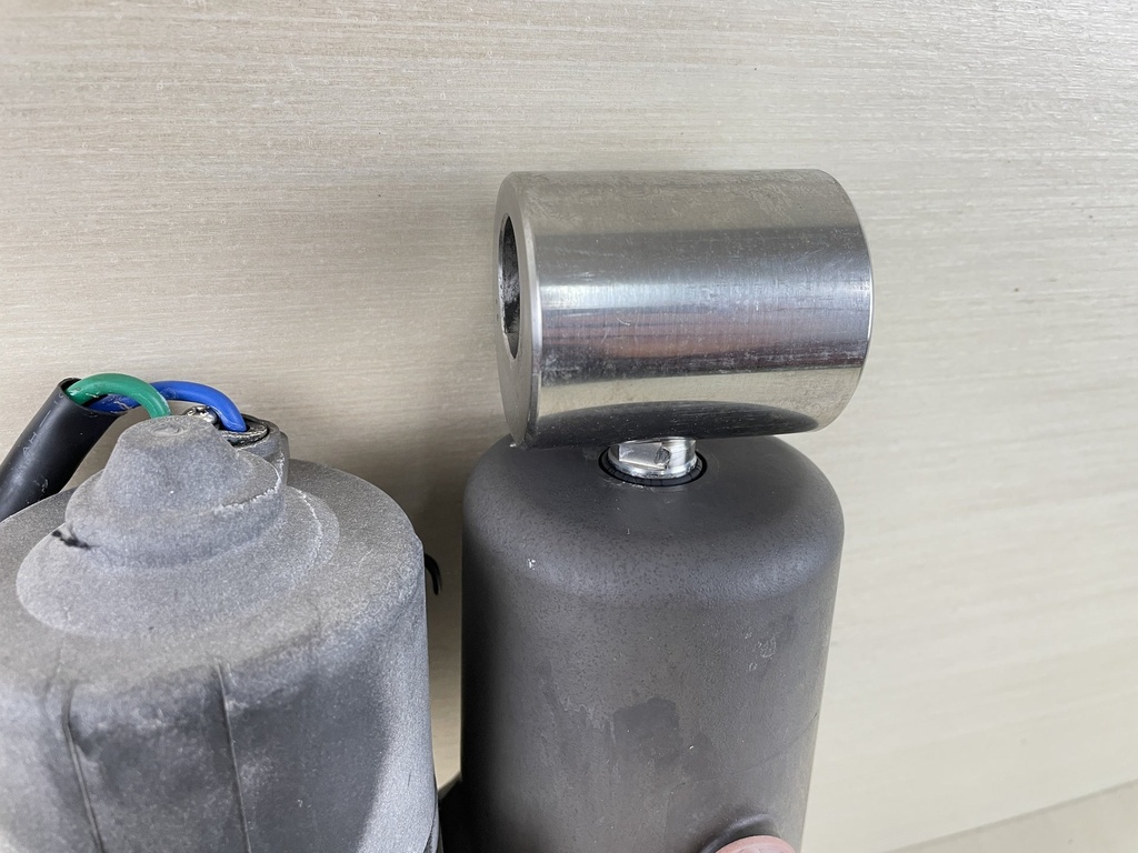 2008 Suzuki 115HP 4 Stroke Outboard Power Trim & Tilt Unit Assembly 48400-90J03