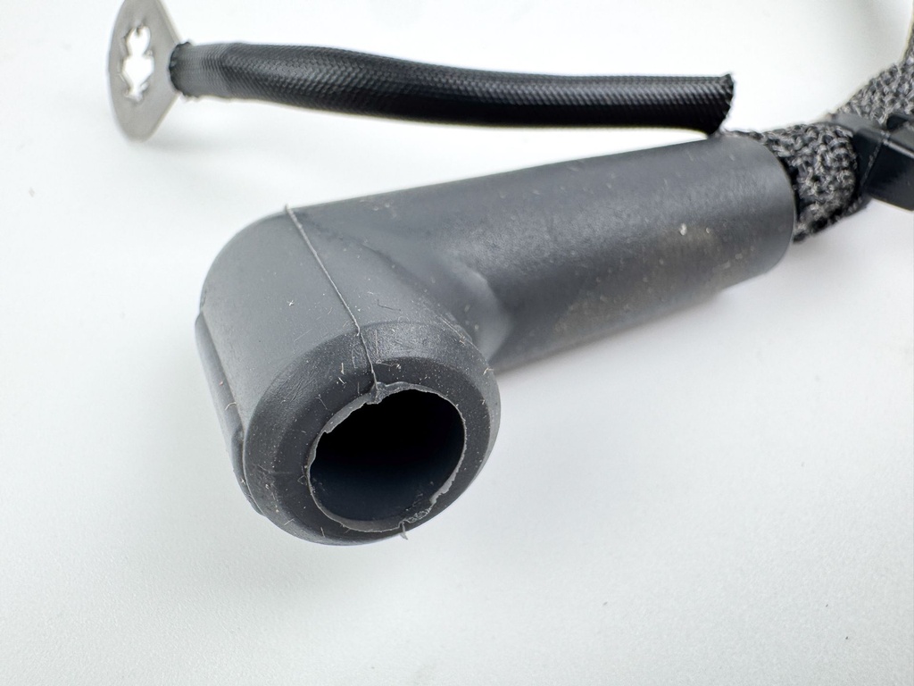 Evinrude Johnson New Old OEM Spark Plug Lead Assembly 5007636