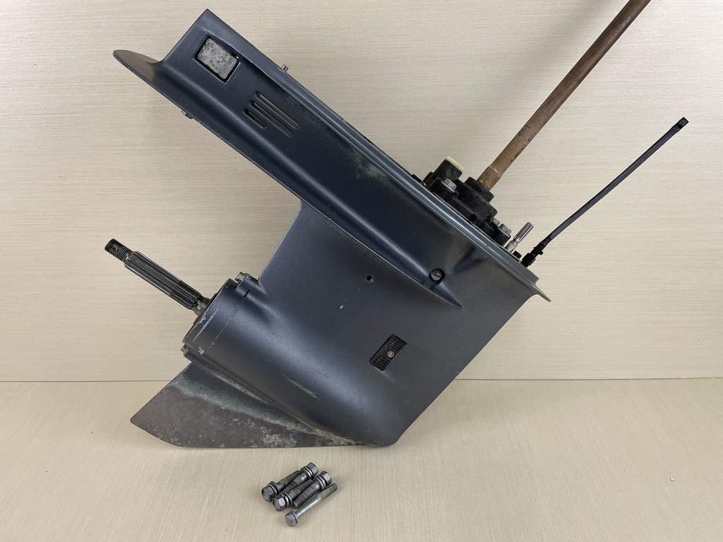 2005 Yamaha 50HP 2 Stroke Outboard 20" L Lower Unit Gearcase RH 63D-45300-11-4D  