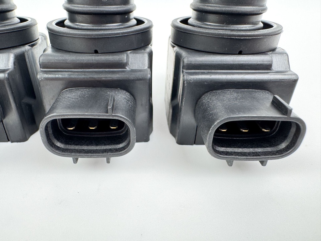 2010 Suzuki 250 HP 4 Stroke Outboard Ignition Coil Set 33410-93J00 OEM