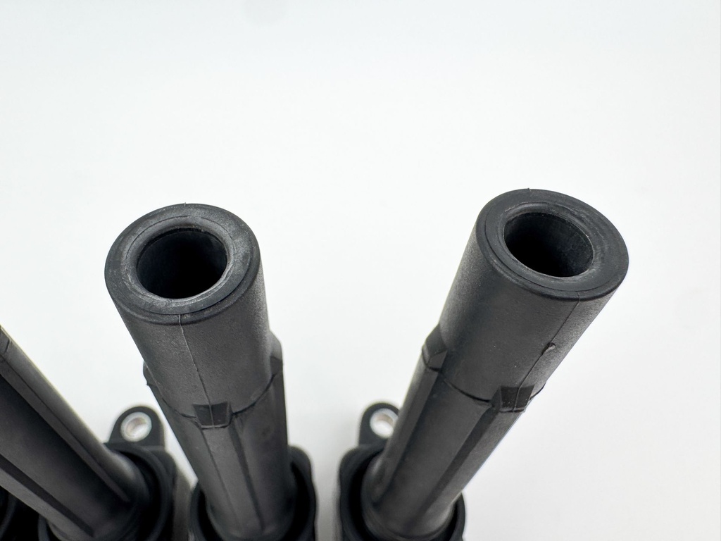 2010 Suzuki 250 HP 4 Stroke Outboard Ignition Coil Set 33410-93J00 OEM