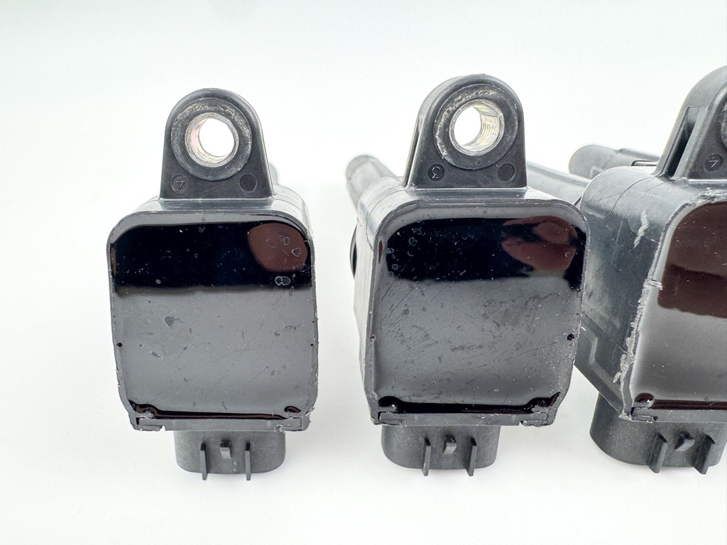 2010 Suzuki 250 HP 4 Stroke Outboard Ignition Coil Set 33410-93J00 OEM