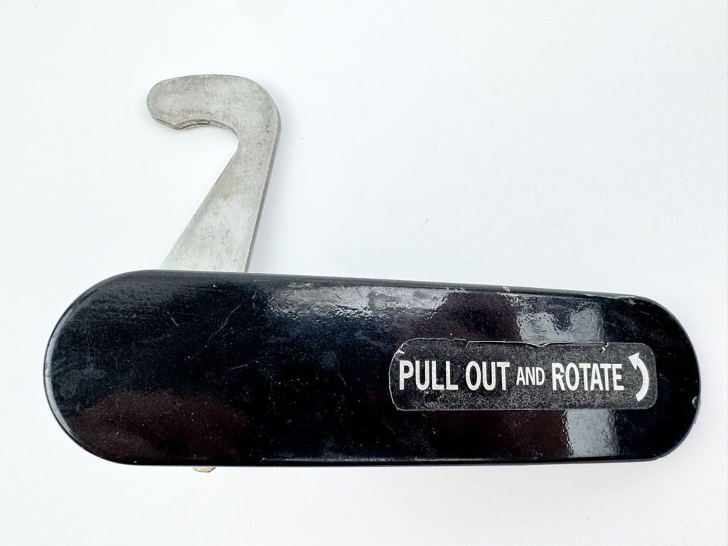 2010 Suzuki 250 HP 4 Stroke Outboard Starboard Latch Handle 61633-93J00-0EP OEM