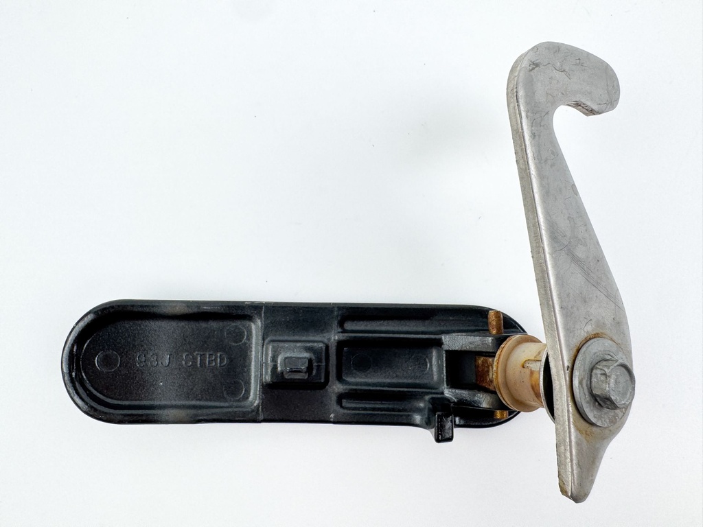 2010 Suzuki 250 HP 4 Stroke Outboard Starboard Latch Handle 61633-93J00-0EP OEM