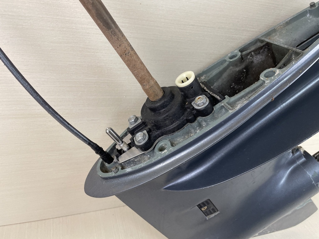 2005 Yamaha 50HP 2 Stroke Outboard 20" L Lower Unit Gearcase RH 63D-45300-11-4D  