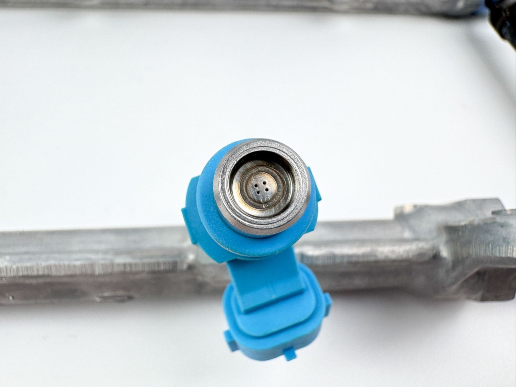 2010 Suzuki 250 HP 4 Stroke Outboard Port Fuel Injector Set W/ Rail 15710-93J00 OEM