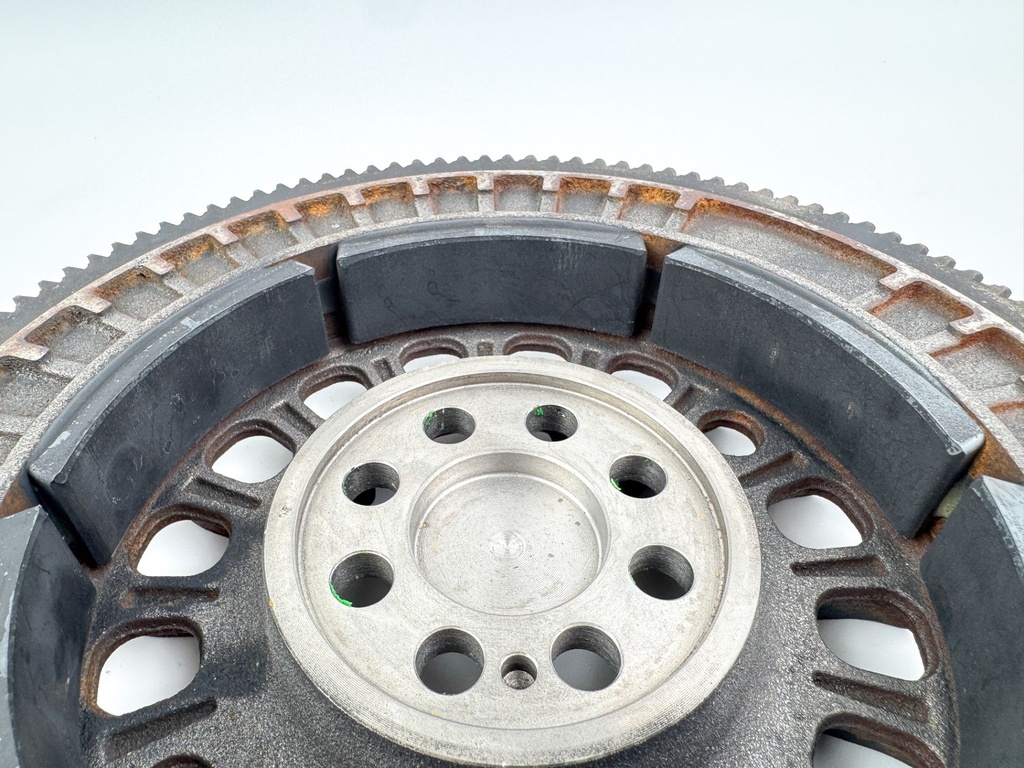 Suzuki DF 200 225 250 HP 4 Stroke Outboard Flywheel 32102-93J20 OEM