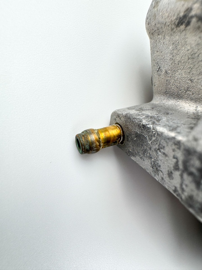 Suzuki DF 200 225 250 HP 4 Stroke Outboard Vapor Separator Tank VST 15600-93J02 OEM