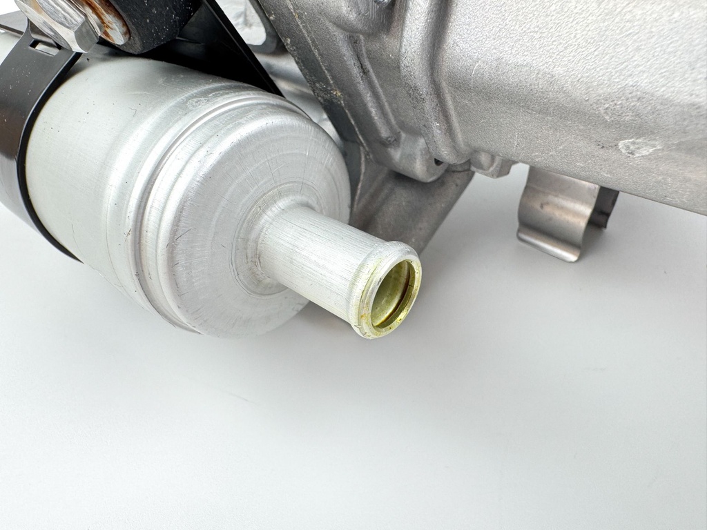 Suzuki DF 200 225 250 HP 4 Stroke Outboard Vapor Separator Tank VST 15600-93J02 OEM