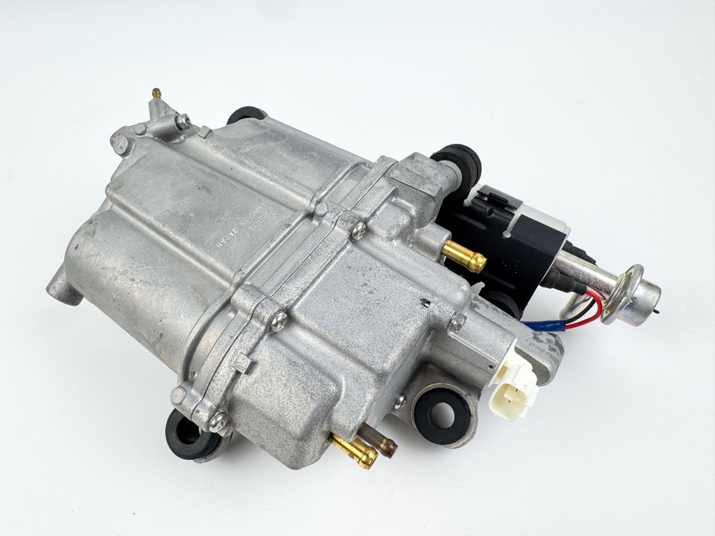 Suzuki DF 200 225 250 HP 4 Stroke Outboard Vapor Separator Tank VST 15600-93J02 OEM