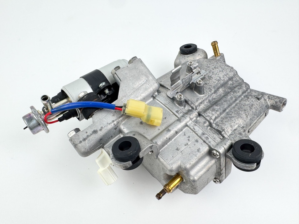 Suzuki DF 200 225 250 HP 4 Stroke Outboard Vapor Separator Tank VST 15600-93J02 OEM