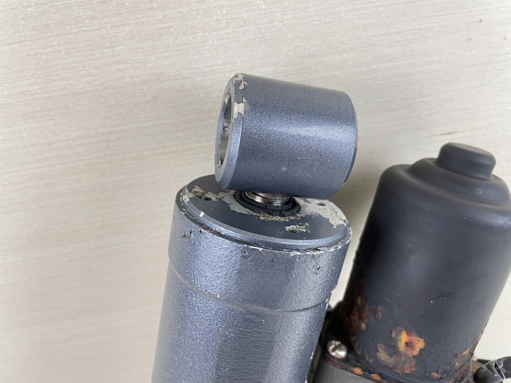 2000 Yamaha 50HP 2 Stroke Outboard Power Trim & Tilt Unit 62X-43800-03-4D