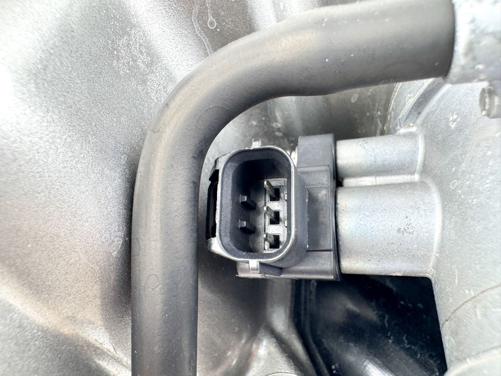 2010 Suzuki 250 HP 4 Stroke Outboard Air Intake Collector 13130-93J21 OEM