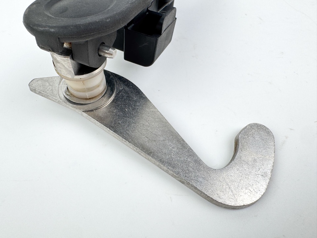 2021 Suzuki 200 HP 4 Stroke Outboard Port Latch Handle 61634-96J02 OEM