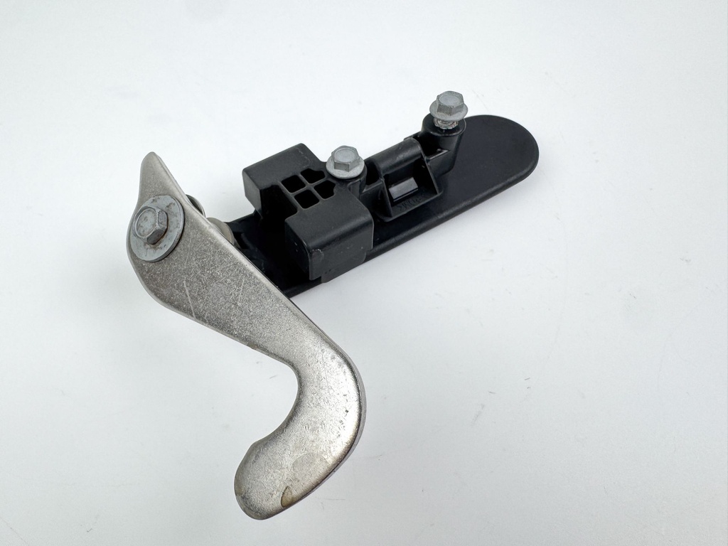 2021 Suzuki 200 HP 4 Stroke Outboard Starboard Latch Handle 61633-96J02 OEM