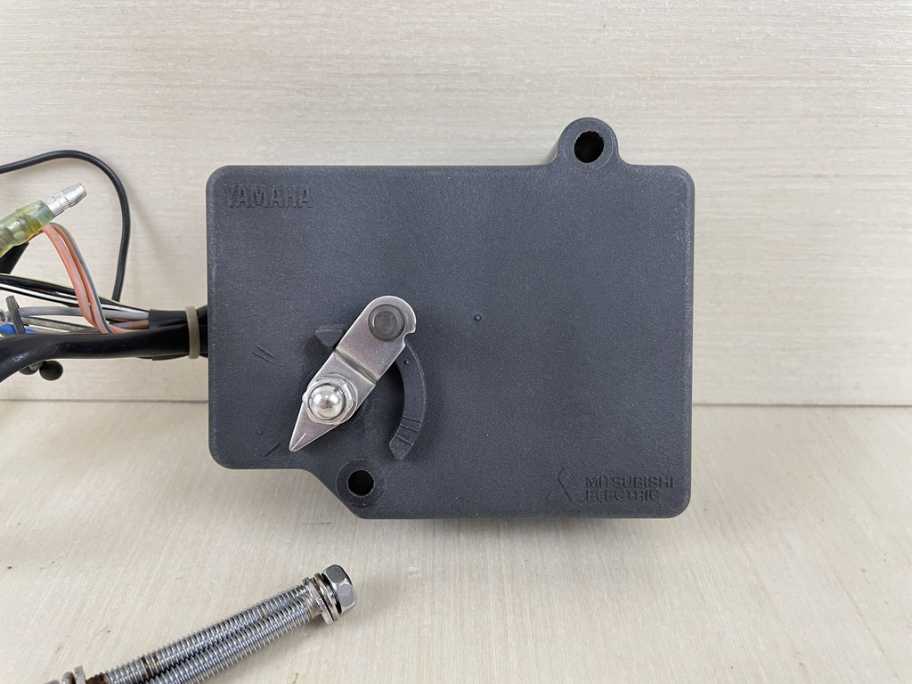 2000 Yamaha 50HP 2 Stroke Outboard C.D.I CDI Unit Assembly 63D-85540-01-00