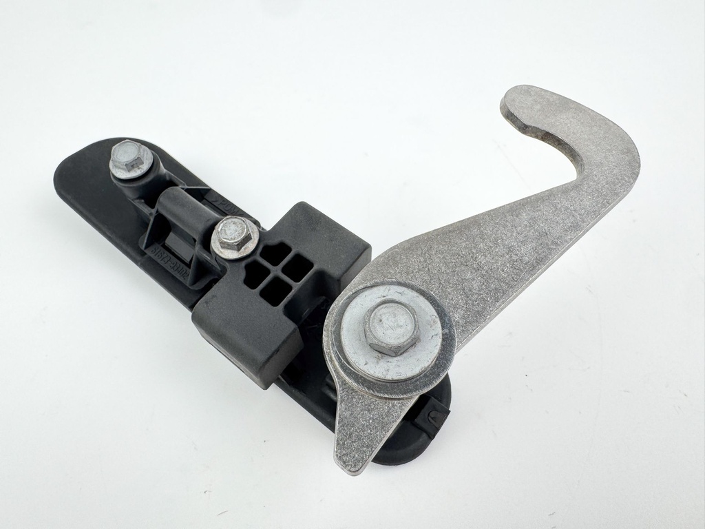 2021 Suzuki 200 HP 4 Stroke Outboard Front Latch Handle 61633-96J02 OEM