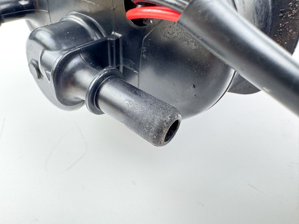 2020 Mercury 225 HP 4 Stroke Outboard Vapor Separator Tank VST 8M0132732 OEM