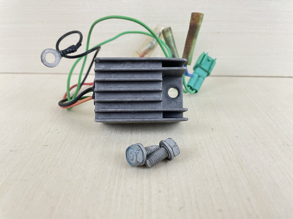 2000 Yamaha 50HP 2 Stroke Outboard Rectifier & Regulator Assembly 6H2-81960-10-00