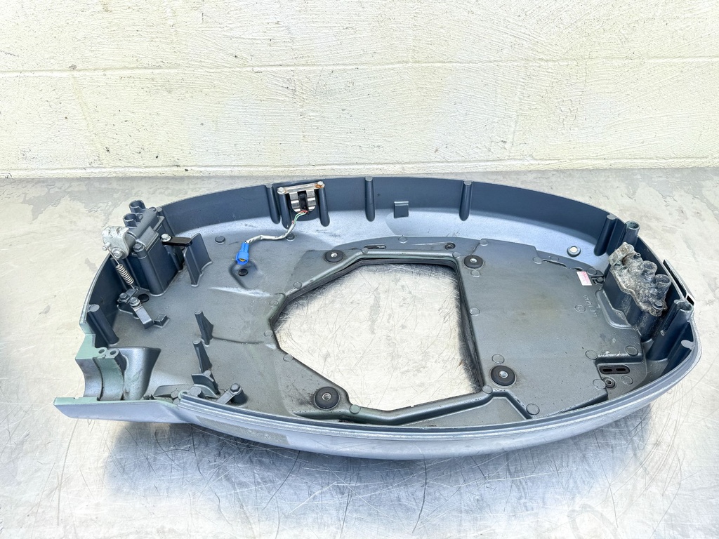2003 Yamaha 115 HP 4 Stroke Outboard Bottom Cowling Pan 68V-42710-01-8D OEM
