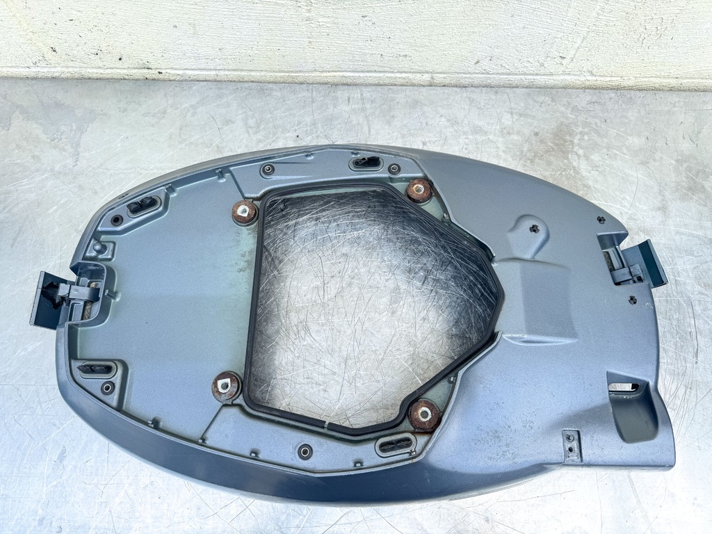 2003 Yamaha 115 HP 4 Stroke Outboard Bottom Cowling Pan 68V-42710-01-8D OEM