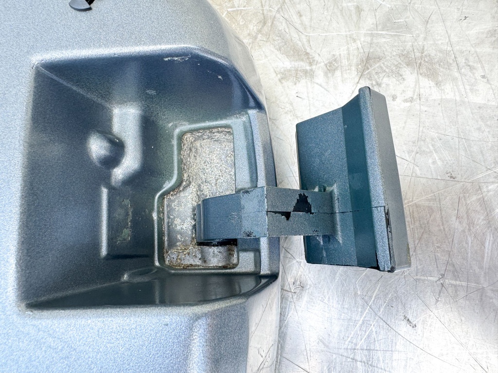 2003 Yamaha 115 HP 4 Stroke Outboard Bottom Cowling Pan 68V-42710-01-8D OEM