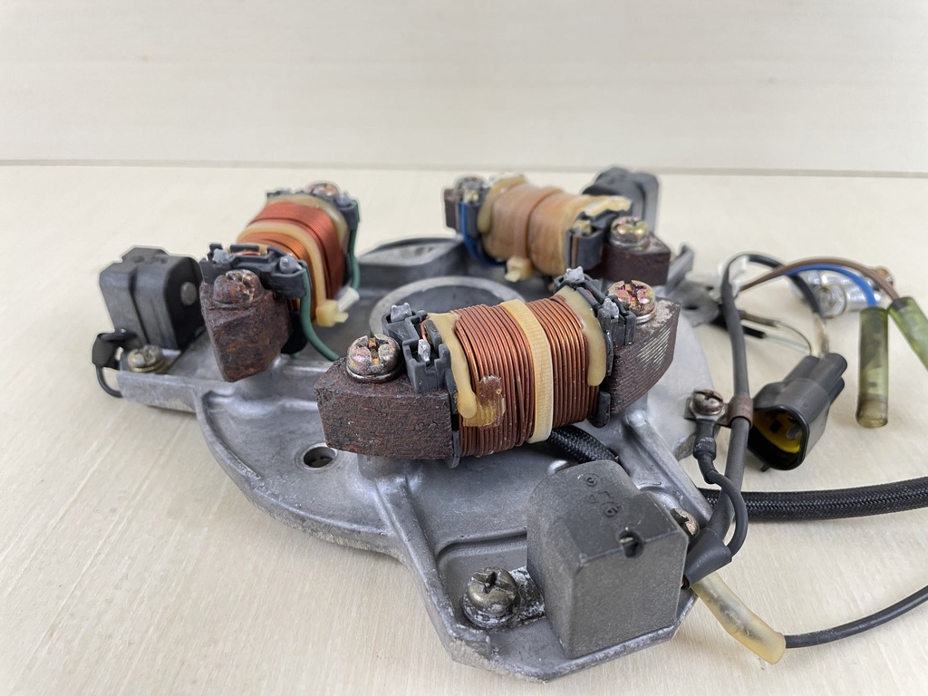 2000 Yamaha 50HP 2 Stroke Outboard Pulser Coil Base Assembly 63D-85560-10-00