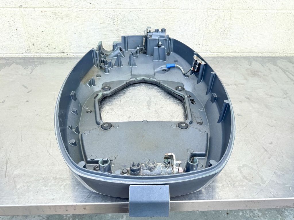 2003 Yamaha 115 HP 4 Stroke Outboard Bottom Cowling Pan 68V-42710-01-8D OEM