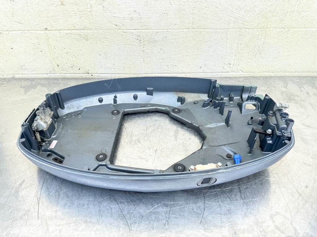 2003 Yamaha 115 HP 4 Stroke Outboard Bottom Cowling Pan 68V-42710-01-8D OEM