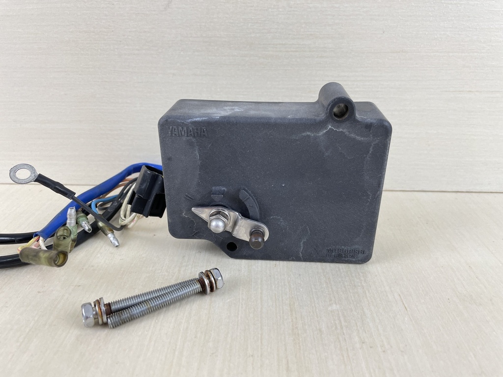 2001 Yamaha 50HP 2 Stroke Outboard C.D.I CDI Unit Assembly 63D-85540-01-00