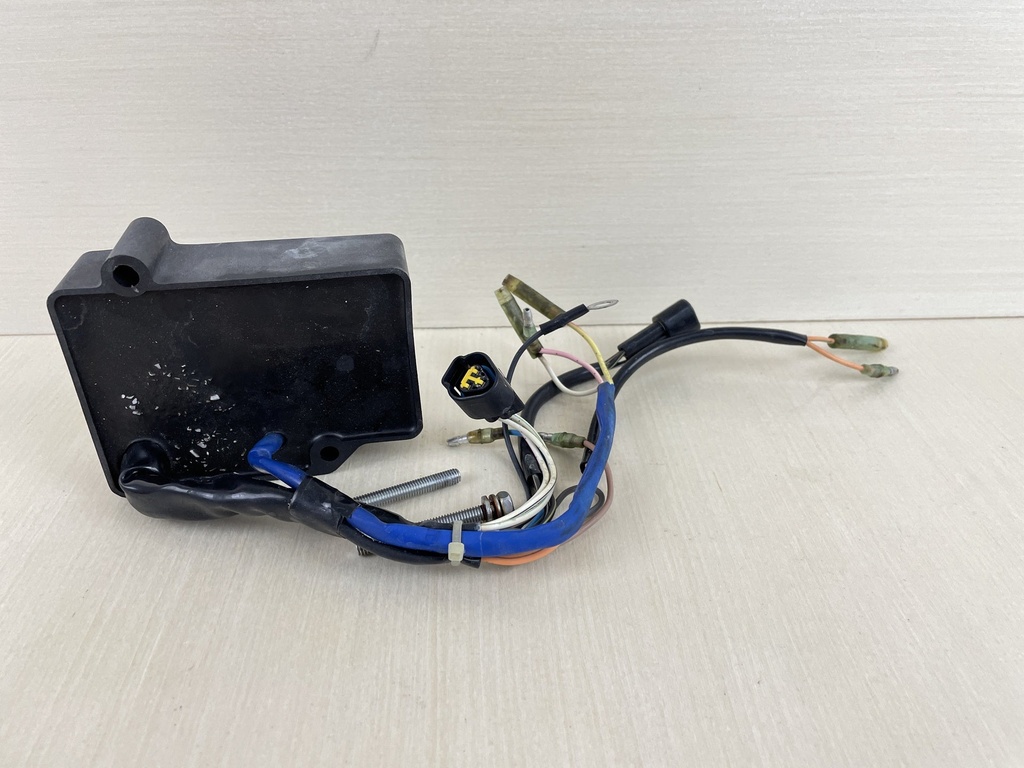 2001 Yamaha 50HP 2 Stroke Outboard C.D.I CDI Unit Assembly 63D-85540-01-00
