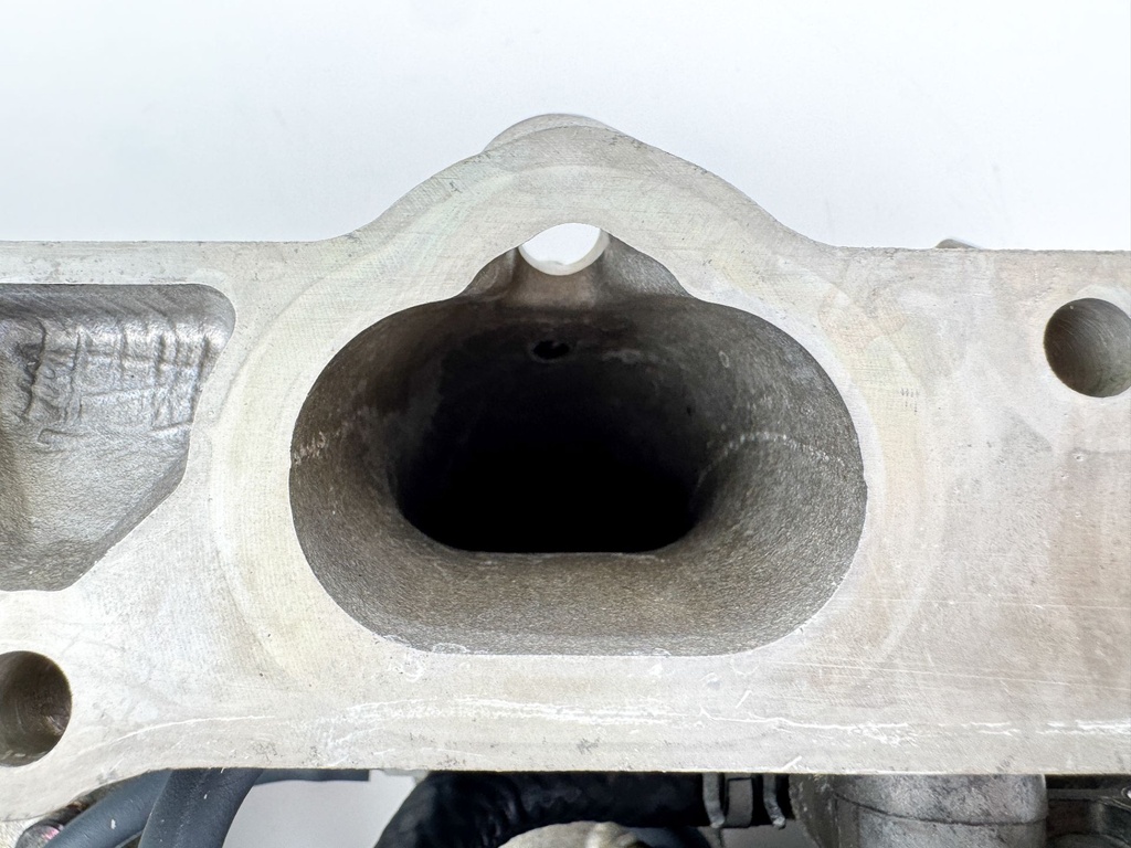 2003 Yamaha 115 HP 4 Stroke Outboard Intake Manifold & Throttle Body 68V-13751-01-00 OEM