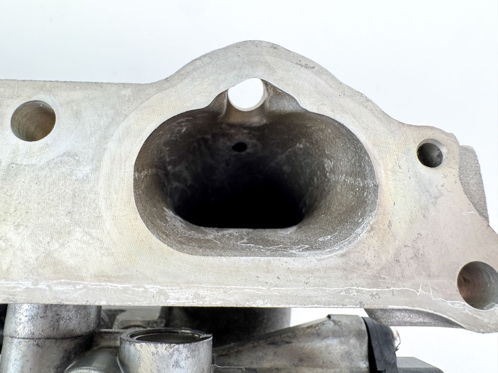 2003 Yamaha 115 HP 4 Stroke Outboard Intake Manifold & Throttle Body 68V-13751-01-00 OEM