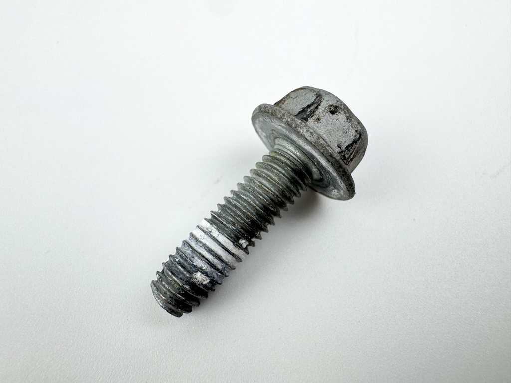 2003 Yamaha 115 HP 4 Stroke Outboard Fresh Water Flush Port 67F-12535-01-00 OEM