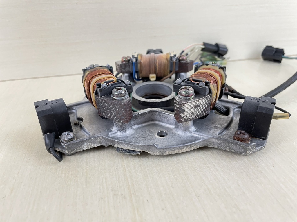 2005 Yamaha 50HP 2 Stroke Outboard Pulser Coil Base Assembly 63D-85560-10-00