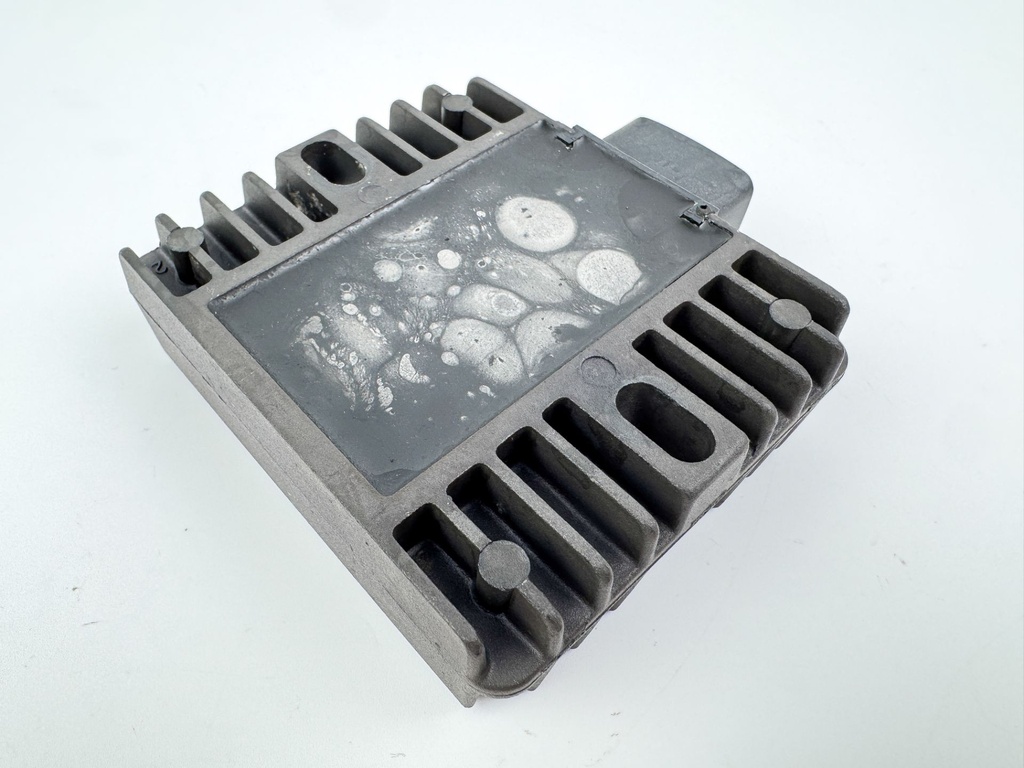 2003 Yamaha 115 HP 4 Stroke Outboard Rectifier & Regulator 68V-81960-00-00 OEM