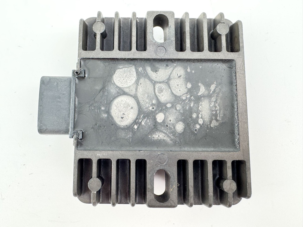 2003 Yamaha 115 HP 4 Stroke Outboard Rectifier & Regulator 68V-81960-00-00 OEM