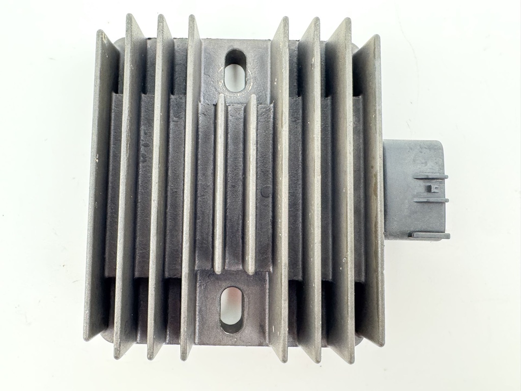 2003 Yamaha 115 HP 4 Stroke Outboard Rectifier & Regulator 68V-81960-00-00 OEM