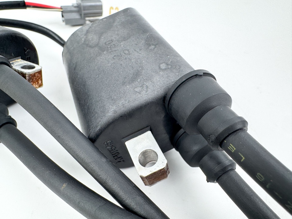 2003 Yamaha 115 HP 4 Stroke Outboard Ignition Coil Set 68V-82310-00-00 OEM