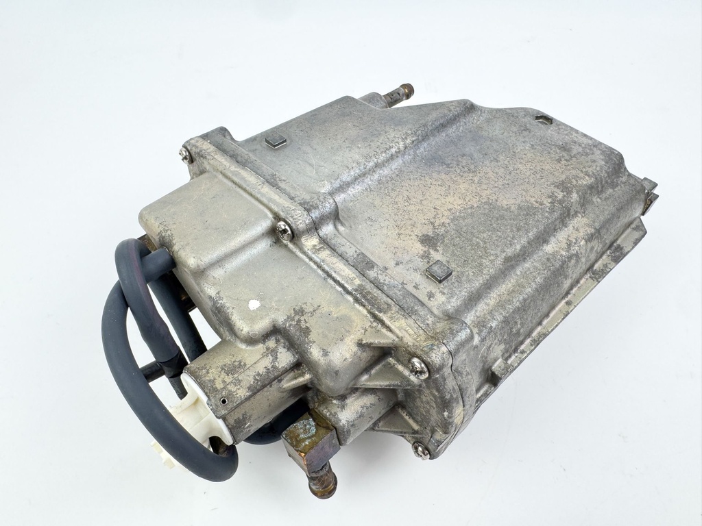 2003 Yamaha 115 HP 4 Stroke Outboard VST Float Chamber Assembly 68V-14180-01-00 Cleaned