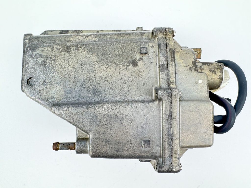 2003 Yamaha 115 HP 4 Stroke Outboard VST Float Chamber Assembly 68V-14180-01-00 Cleaned