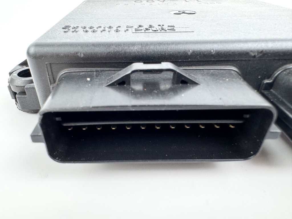 2003 Yamaha 115 HP 4 Stroke Outboard ECU Engine Control Unit 68V-8591A-11-00 OEM