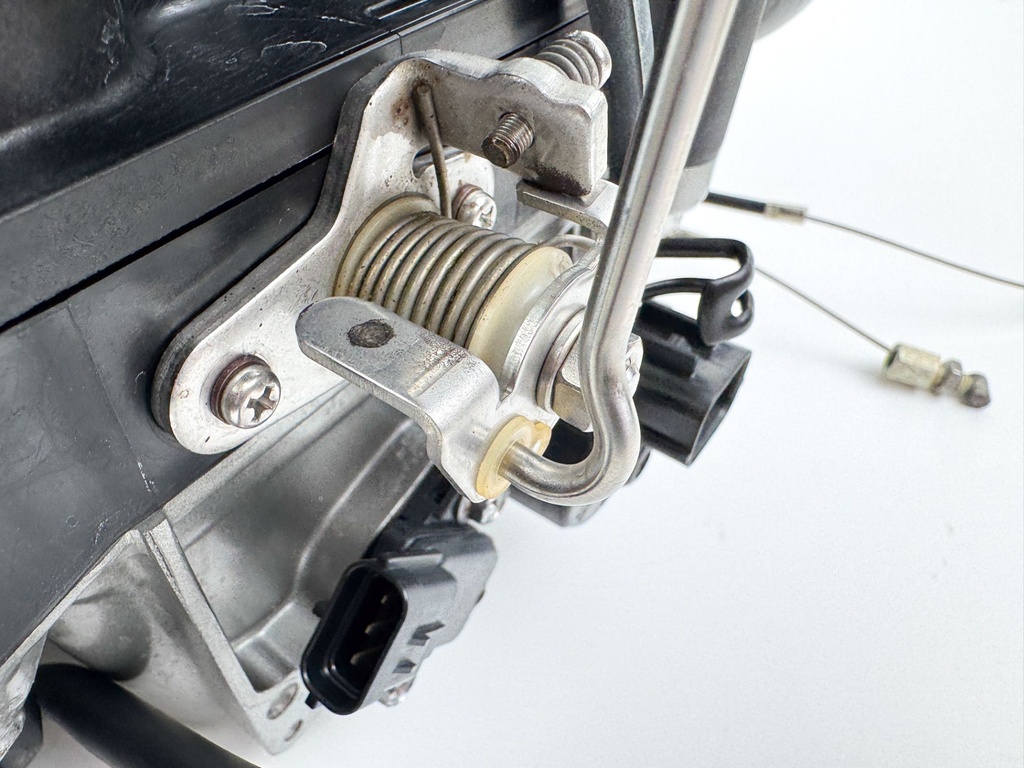 2010 Suzuki 250 HP 4 Stroke Outboard Air Intake Collector 13130-93J21 OEM