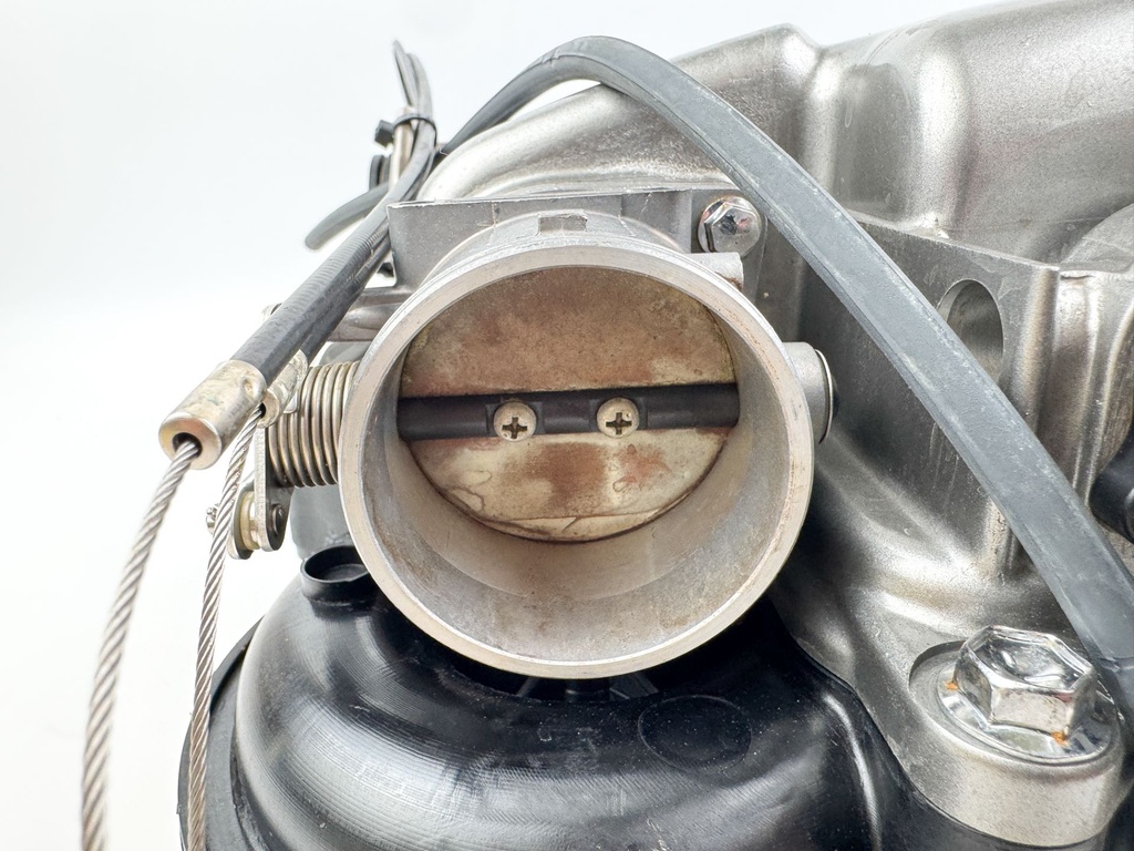 2010 Suzuki 250 HP 4 Stroke Outboard Air Intake Collector 13130-93J21 OEM